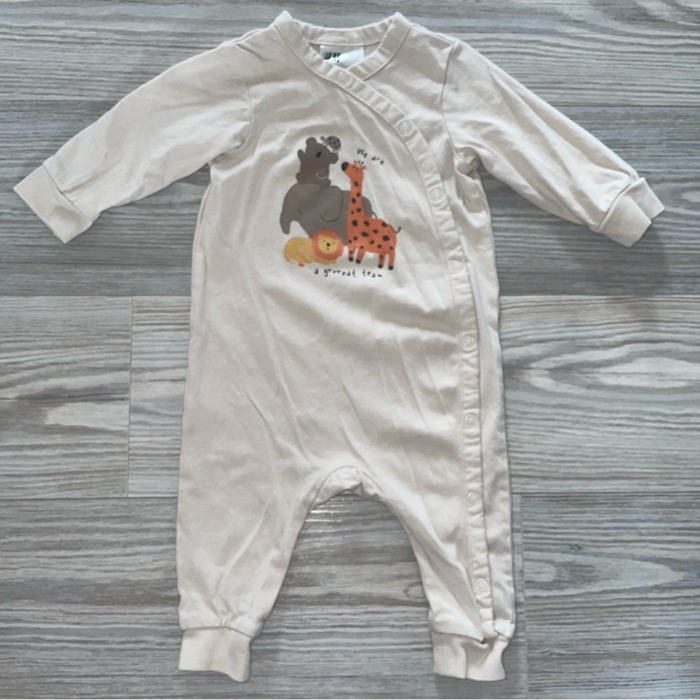 H&M Baby Boys Sleep & Play Sleeper 0–3M Tan Zoo Animal Footie